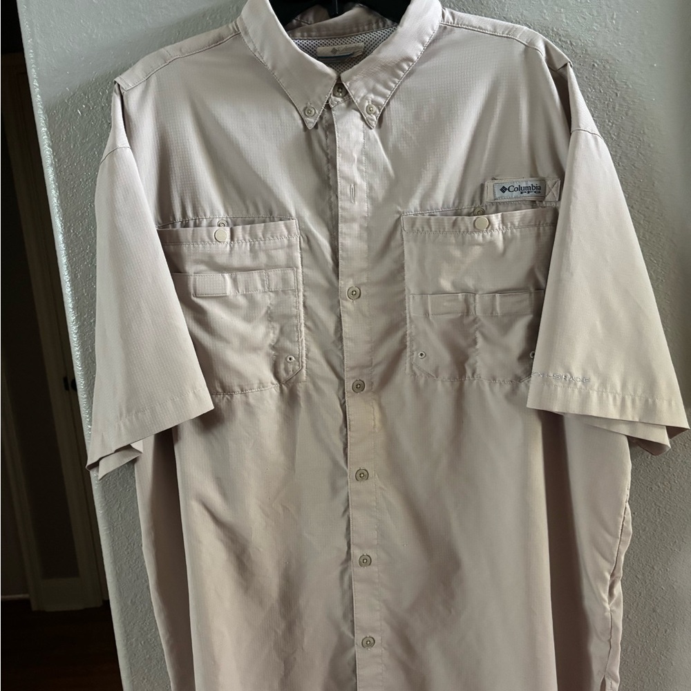 Columbia Men's Light Tan Button Down Shirt